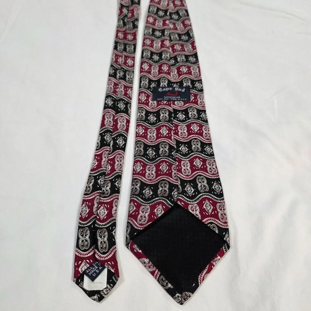 Cape‎ Cod Silk Necktie Burgundy Black Paisley Pattern Jacquard Woven Mens Power